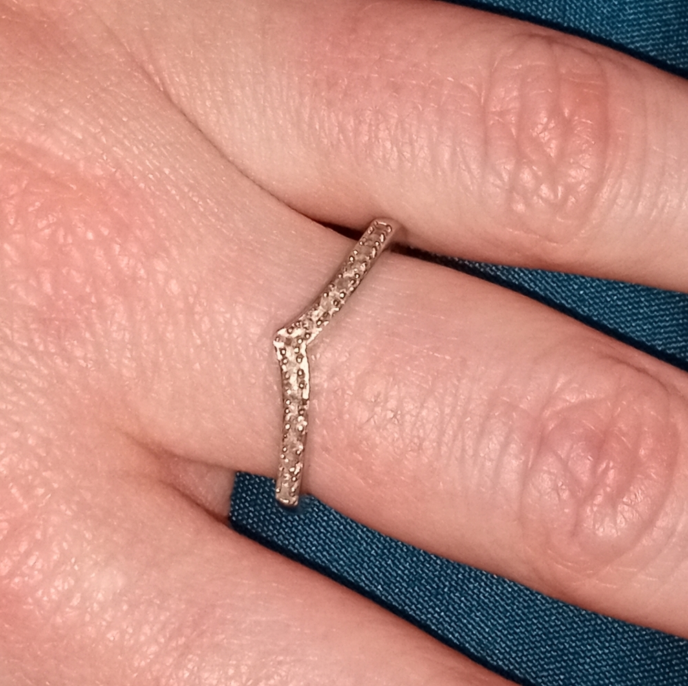 Promise ring / wedding band